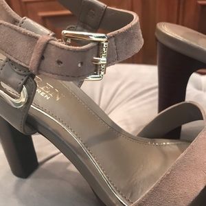 Lauren Ralph Lauren taupe suede sandals 7.5